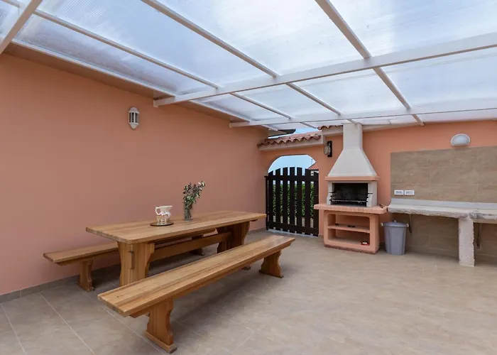 Bellavista Villa *